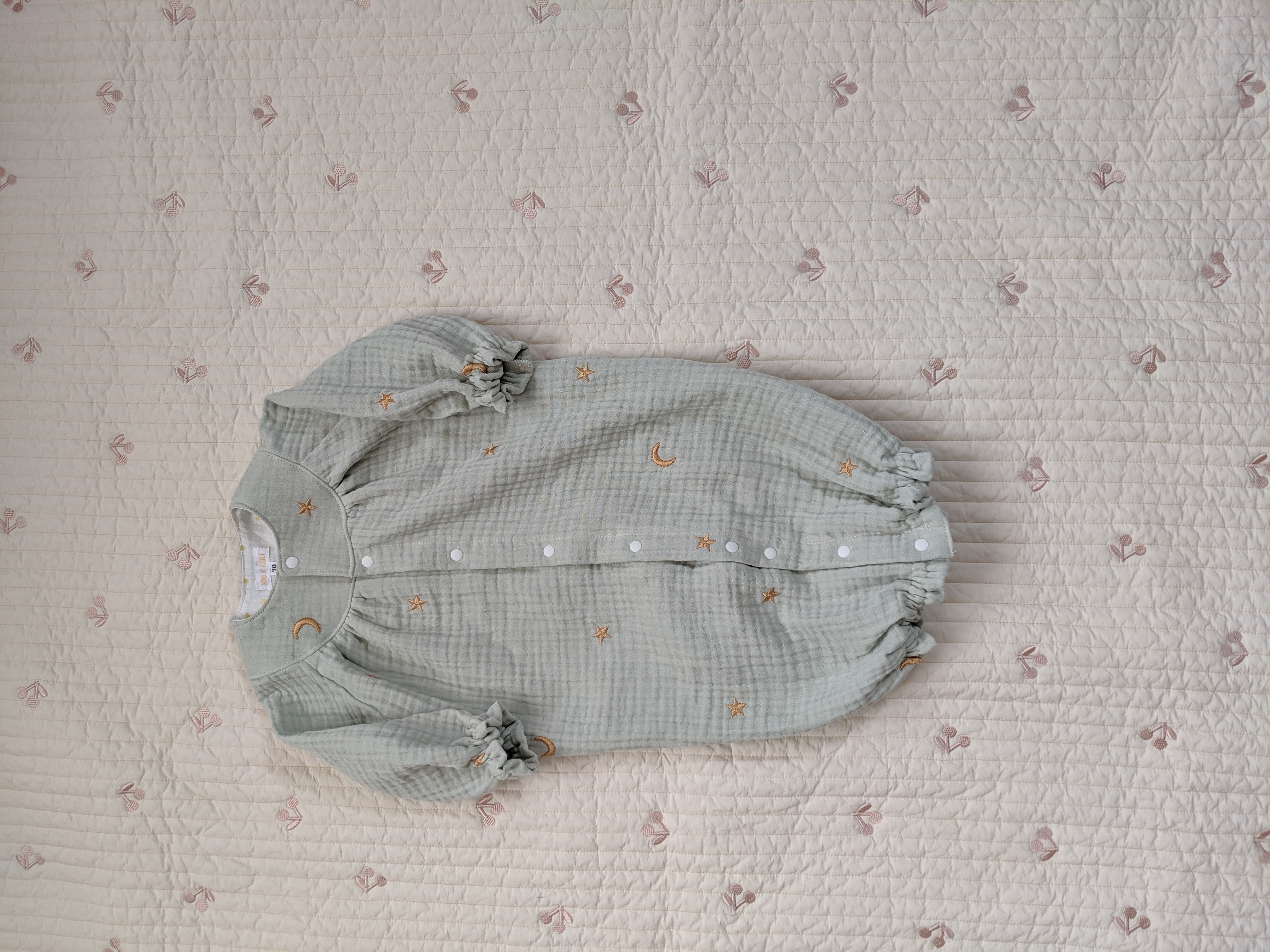 【再販21】3重ガーゼ 星と月の刺繍ミント 長袖ツーウェイオール