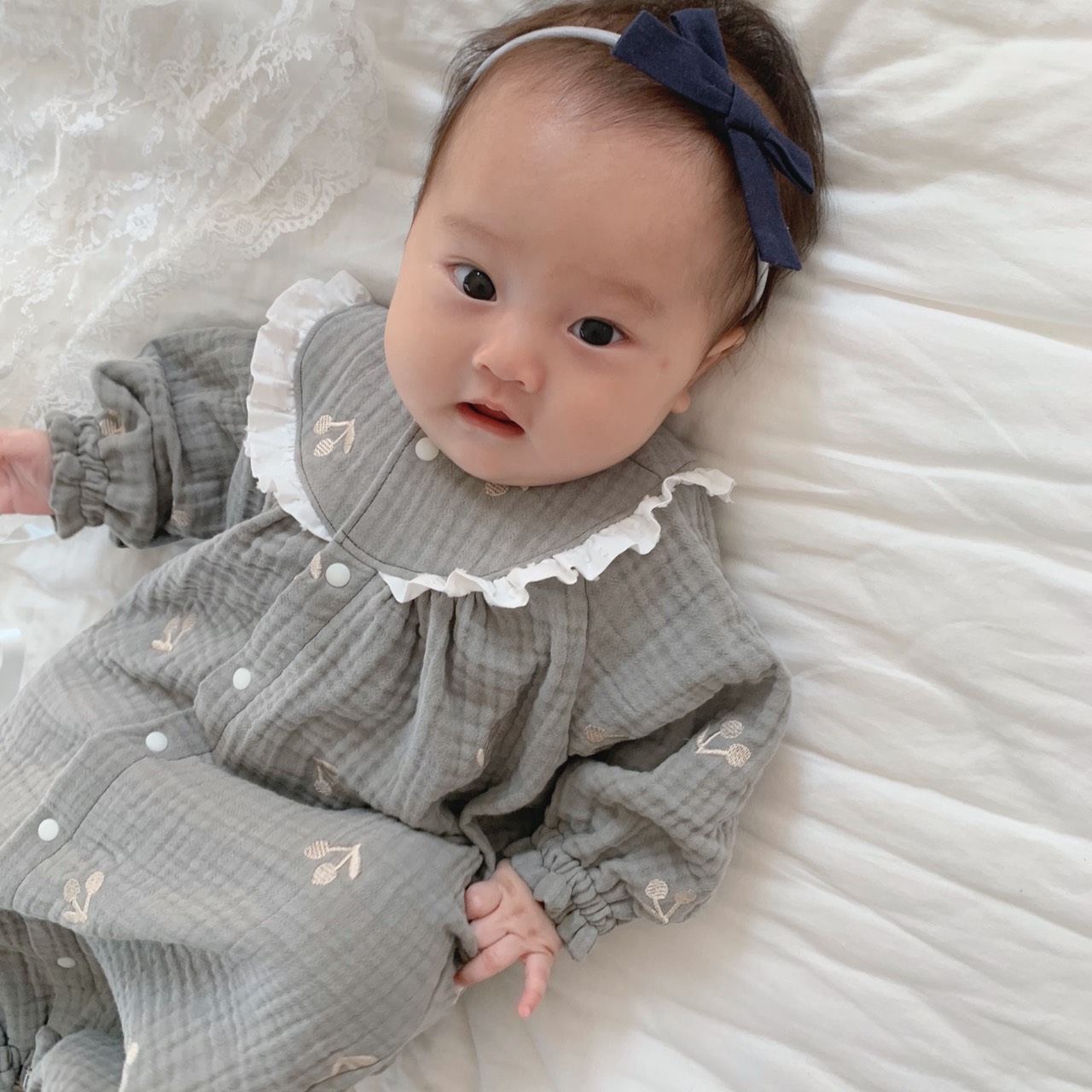 【再販22】3重ガーゼ チェリーの刺繍グレー 長袖2wayオール