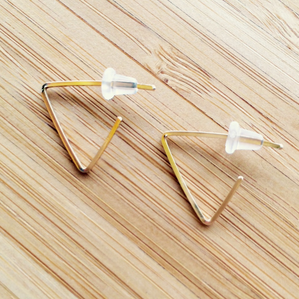【再販】三角ピアス【14KGF】 1枚目の画像