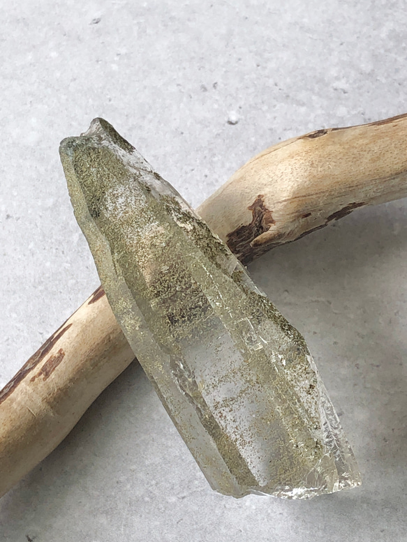 【1点もの】ガネーシュヒマール産ヒマラヤ水晶/ganesh himal himalayan quartz point 2枚目の画像