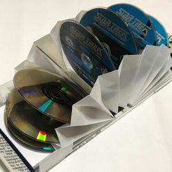 蛇腹式CD・DVDケース15枚用／シェルポ　英字新聞柄 1枚目の画像