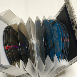 蛇腹式CD・DVDケース15枚用／シェルポ　英字新聞柄 2枚目の画像