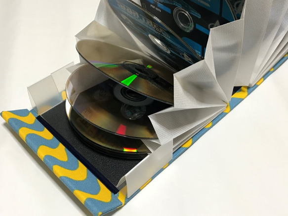 蛇腹式CD・DVDケース15枚用／シェルポ　北欧ウェーブ柄 2枚目の画像