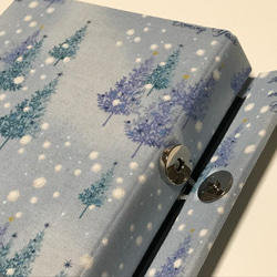 ブック型ライト-シェルライト／クリスマスモデル／雪の降る森 2枚目の画像