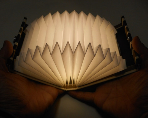 ポータブルブック型ランプ 5_095a4c03ba44e4db80bcef462dbe