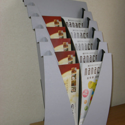 カタログ＆マガジンラック　ＪＡＶＡＲＡＣＫ（ジャバラック）スタンド　セパレーター付／ 三つ折りリーフ対応 4枚目の画像