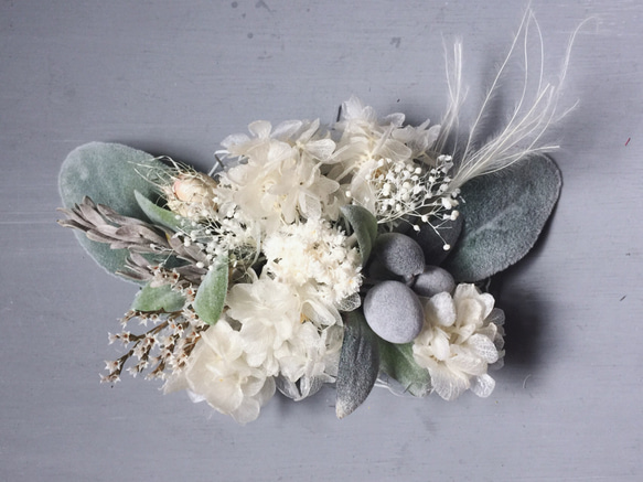≪オーダー≫// maya様専用  白い小ぶりのお花をメインにしたヘッドドレス / おしゃれな結婚式ウェディング髪飾り 1枚目の画像