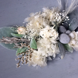 ≪オーダー≫// maya様専用  白い小ぶりのお花をメインにしたヘッドドレス / おしゃれな結婚式ウェディング髪飾り 2枚目の画像