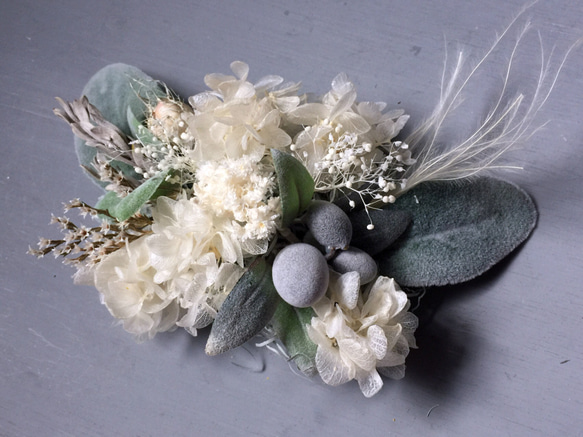 ≪オーダー≫// maya様専用  白い小ぶりのお花をメインにしたヘッドドレス / おしゃれな結婚式ウェディング髪飾り 3枚目の画像