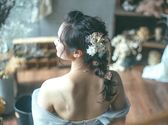 // ウォッシュピンクあじさいとミニシルバーデージーのアンティークヘッドドレス // おしゃれ結婚式のウェディング髪飾り 1枚目の画像