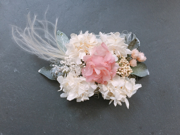 // くすみピンクとふわふわあじさいのボタニカルヘッドドレス // おしゃれ結婚式のウェディング髪飾り 2枚目の画像