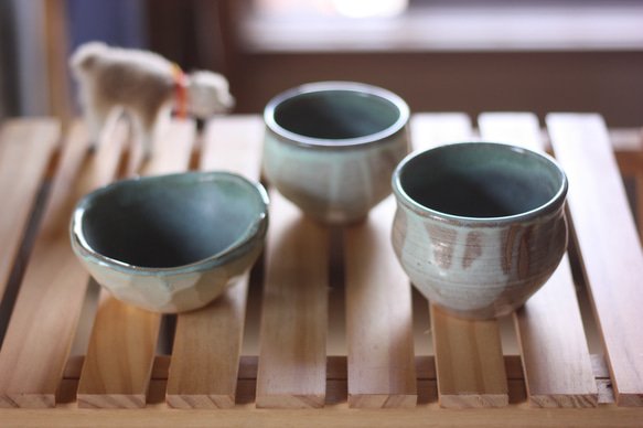 コロ茶碗　赤絵　魚　ミツマタ　湯呑み　小鉢　貫入　ニュウ コロ茶碗 赤絵 魚 ミツマタ 湯呑み 小鉢 貫入 ニュウ コロ茶碗 赤絵 魚