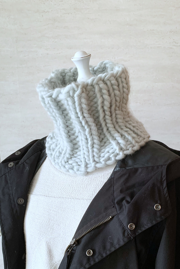 手編み アイスブルーのあったかリブネックウォーマー ビッグニット