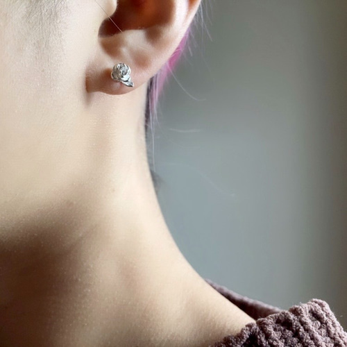 八重咲きサザンカのピアス/イヤリング（ノンホールピアス）◇純銀