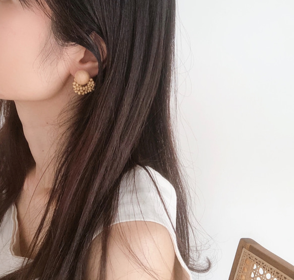 wood beads mini earring 3枚目の画像