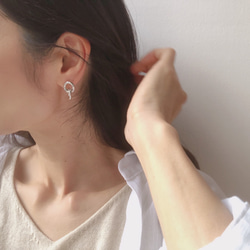 W circle ring earring 4枚目の画像