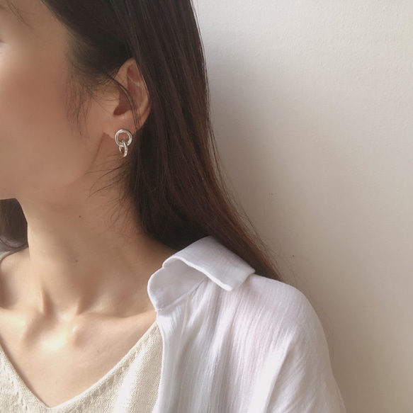 W circle ring earring 7枚目の画像