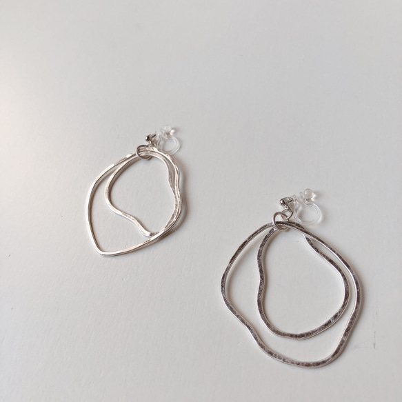 W deformed hoop earring | 2color 7枚目の画像