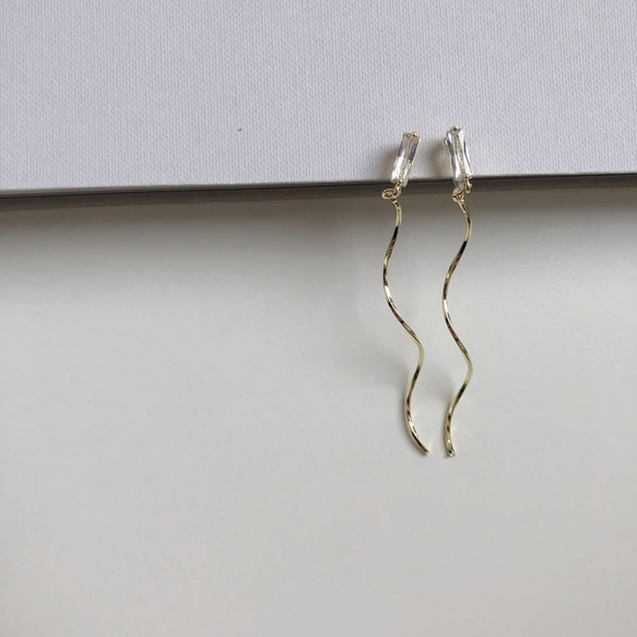 zirconia wave line earring 4枚目の画像