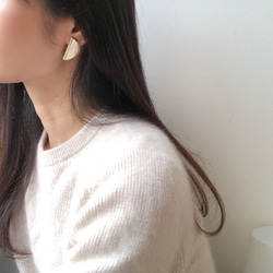 metal half moon earrings(シルバーのみ) 7枚目の画像