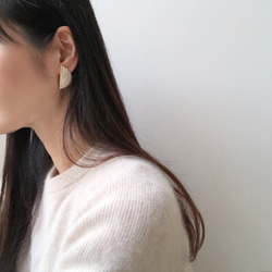 metal half moon earrings(シルバーのみ) 9枚目の画像