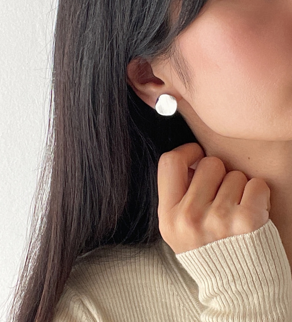 silver metal earrings 9枚目の画像