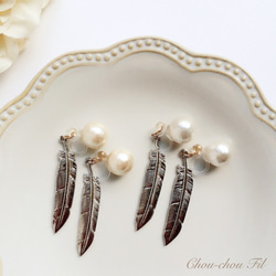 pearl&back feather charm earring 第4張的照片