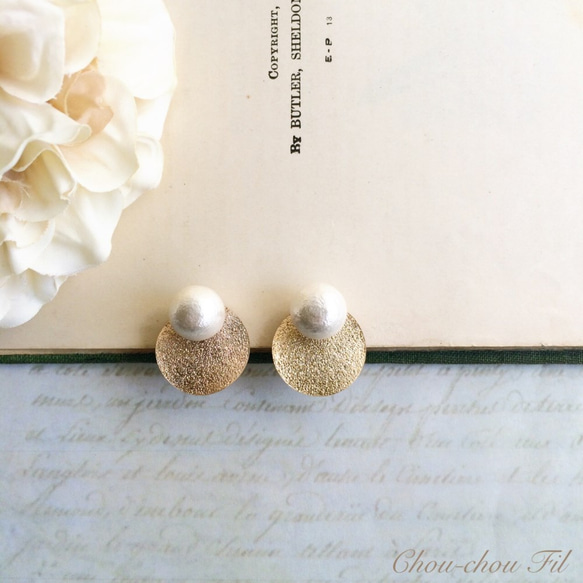 pearl&round gold earring 第1張的照片