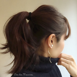 pearl&back long wave earring 第6張的照片