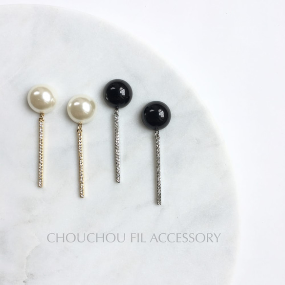 monotone beads crystal stick earring 1枚目の画像