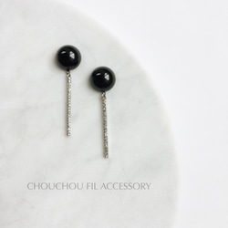 monotone beads crystal stick earring 2枚目の画像