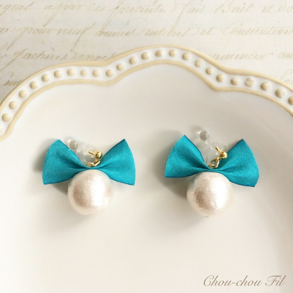 silk ribbon&cotton pearl earring(コバルトブルー) 1枚目の画像