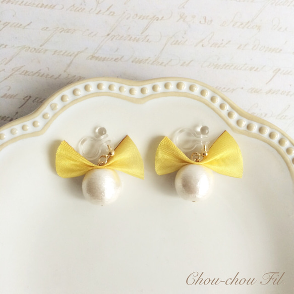 silk ribbon&cotton pearl earring(イエロー) 1枚目の画像