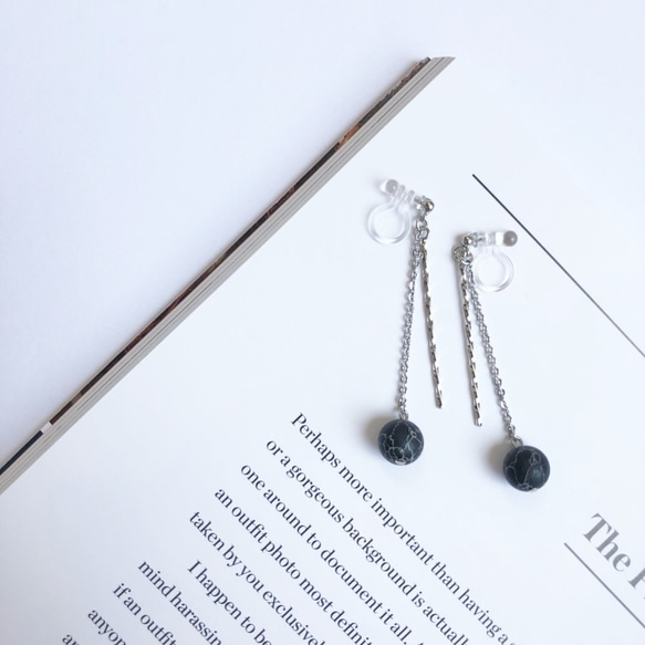 black stone swing earring 1枚目の画像