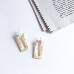 marble square hoop earring 4枚目の画像