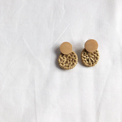 wood×rattan mini earring（ナチュラル） 2枚目の画像