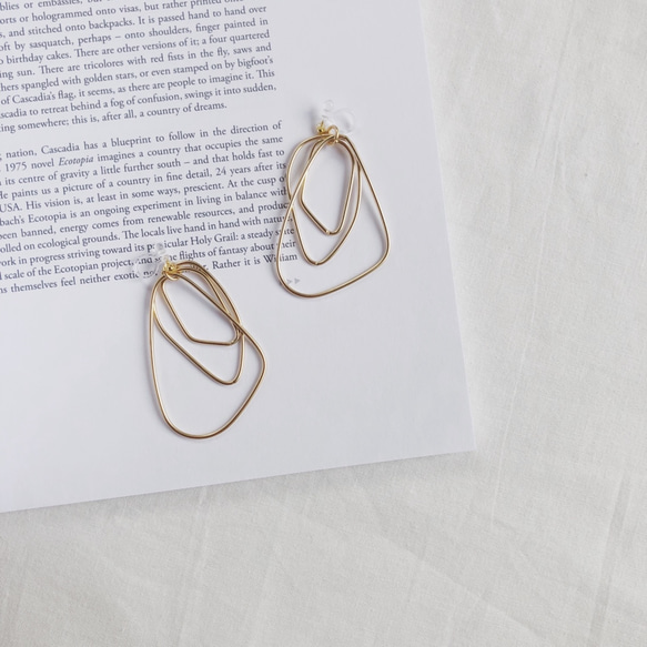 重疊環形耳環（僅限金色） 第1張的照片