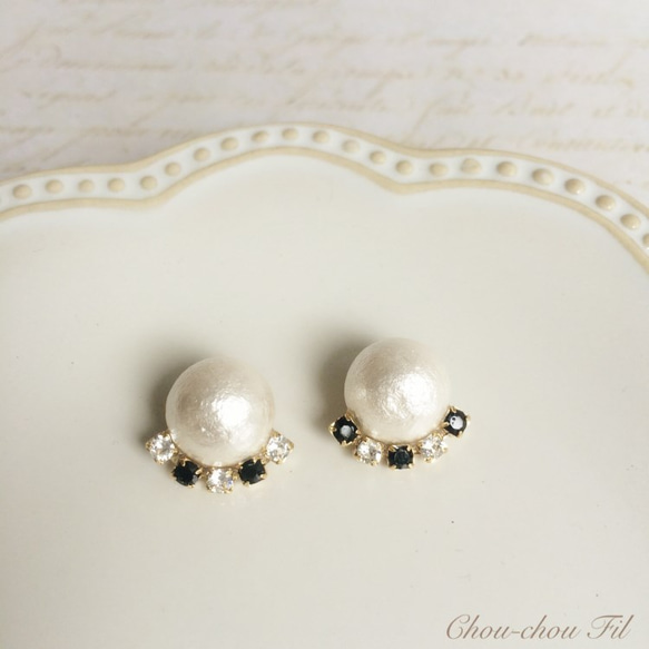 monotone swaro&pearl earring 第1張的照片