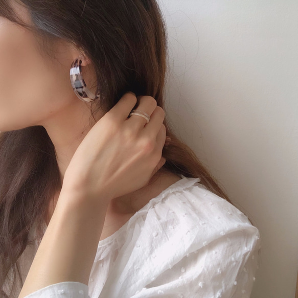 clear color big hoop earring 7枚目の画像