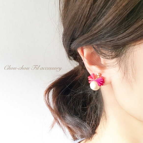 W silk ribbon&cotton pearl earring(レッド) 2枚目の画像