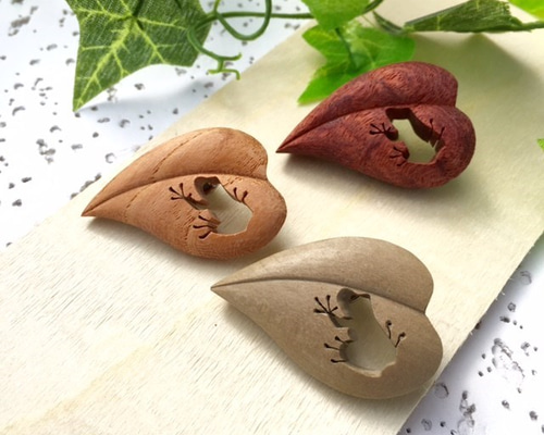 蛙　蛙亭　縁起物　ピンバッチ、指輪、ブローチ3個　新品 カエル（顔）の七宝焼ピンブローチ（ピンバッジ） 【受注制作