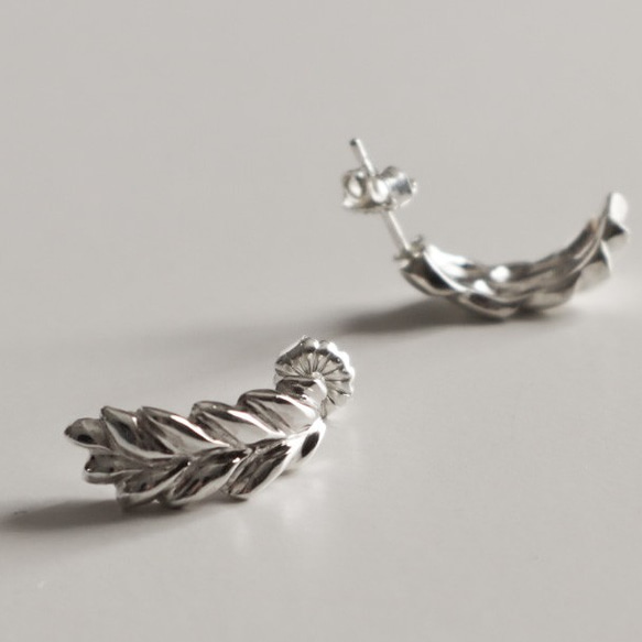 【 Maile Stud Pierced Earrings/マイレピアス】Silver925  + ロジウムコーティング 2枚目の画像