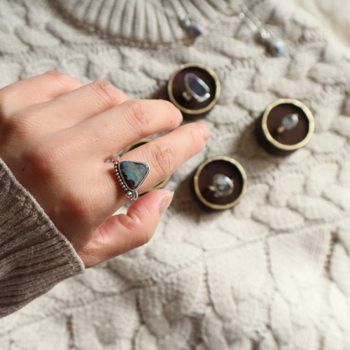 ハンドメイド　シルバー925 ボルダーオパール　ウッドオパール？　メルトリング Australian Boulder Opal Ring ボルダーオパールのリング