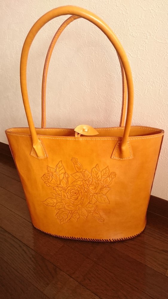 手染め、カービング絵付けのトートバッグ