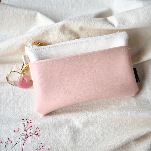 SALE!】チャームが可愛い♡小さめポーチ【ホワイト✖︎桜ピンク