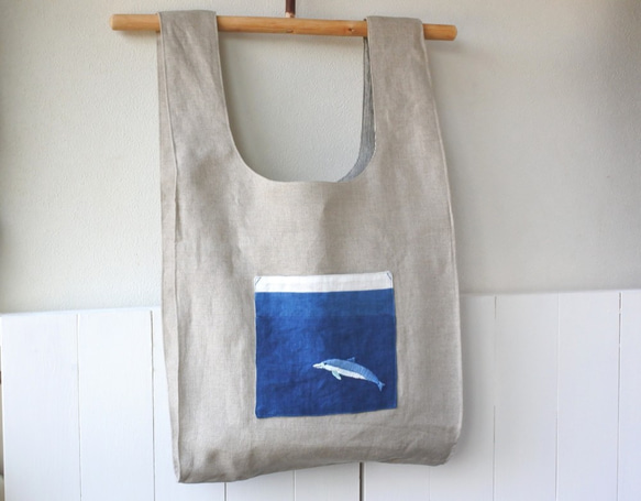 イルカの手刺繍・海のリネンエコバッグ 1枚目の画像