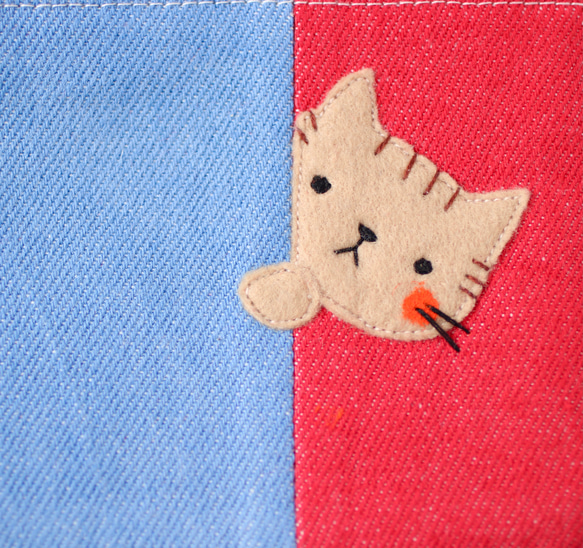 名入れできる♪猫の刺繍アップリケのついた ぺたんこミニポーチ　無料ラッピング♪ 5枚目の画像