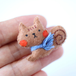 リスの小さなブローチ　フェルト　刺繍　無料ラッピング♪ 4枚目の画像