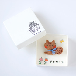 リスの小さなブローチ　フェルト　刺繍　無料ラッピング♪ 7枚目の画像