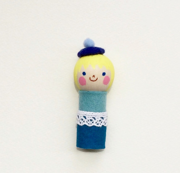 指人形（青いベレー帽の子） 1枚目の画像
